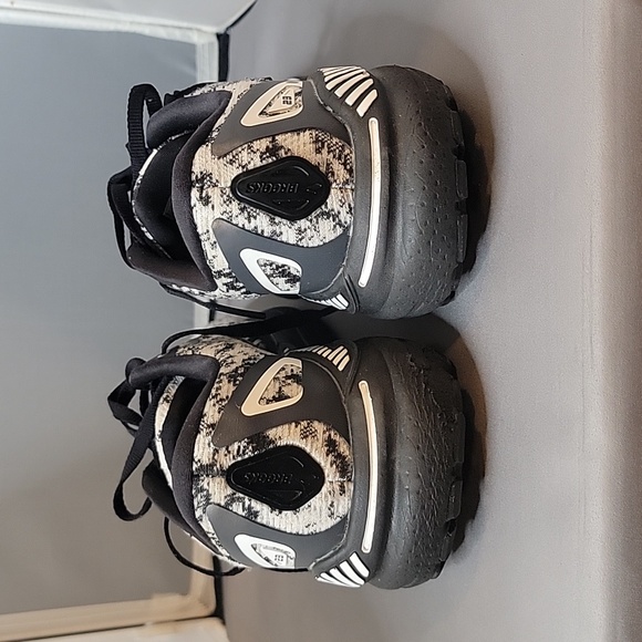 Brooks Adrenaline GTS 23 Size 9 - NEW - Picture 6 of 9